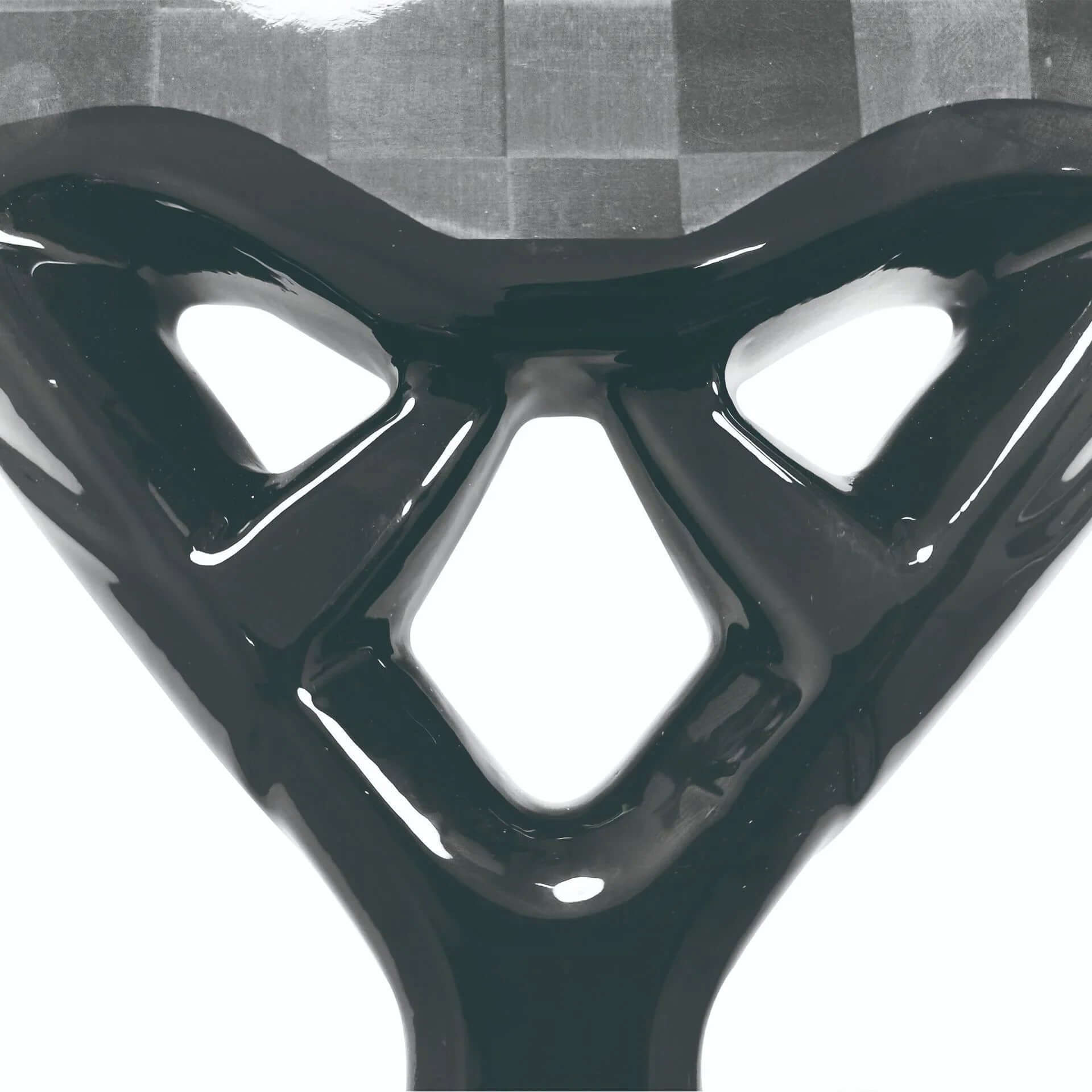 Close-up of the frame design of the best carbon fiber padel racket, showcasing its sleek aesthetics and durability.